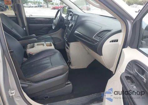 2013 Chrysler Town & Country Touring z USA, uszkodzony, nr VIN 2C4RC1BG8DR677582